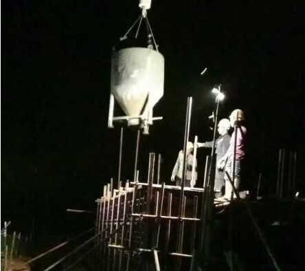 益马高速公路第四合同段通涵施工，加班加点抓
